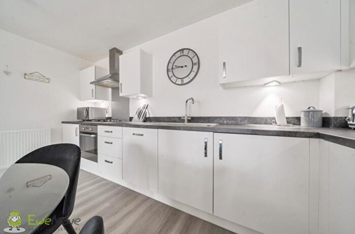 1 Bedroom Flat For Sale In Lambert Court, Strong Drive, Basingstoke, RG21