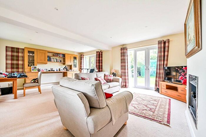 4 Bedroom Property To Rent In Summersbury Drive, Shalford, Guildford, GU4