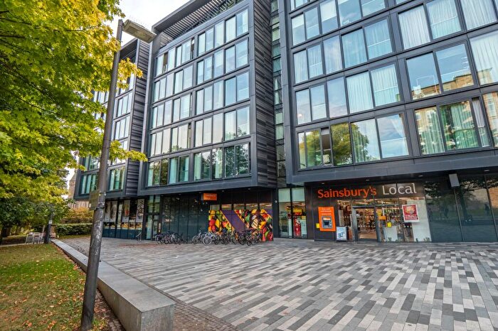 2 Bedroom Apartment For Sale In Simpson Loan, Edinburgh, Midlothian, EH3