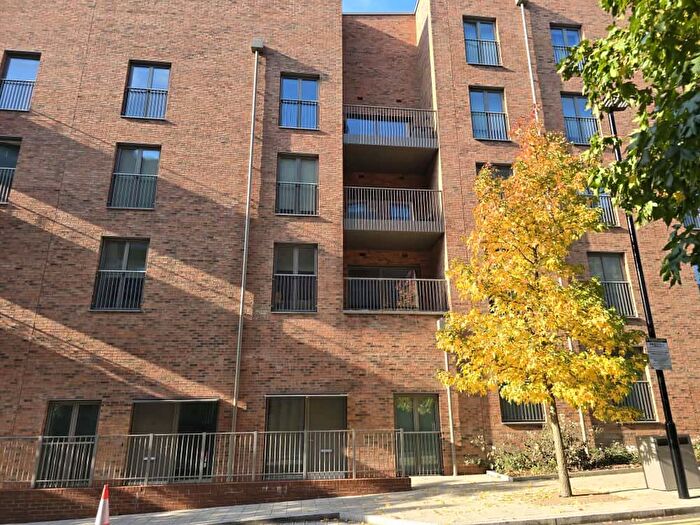 2 Bedroom Duplex To Rent In Mill Hill East, London, NW7