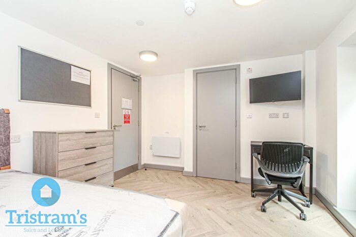 1 Bedroom Flat To Rent In Professional Ensuite Rooms, City Centre, NG1