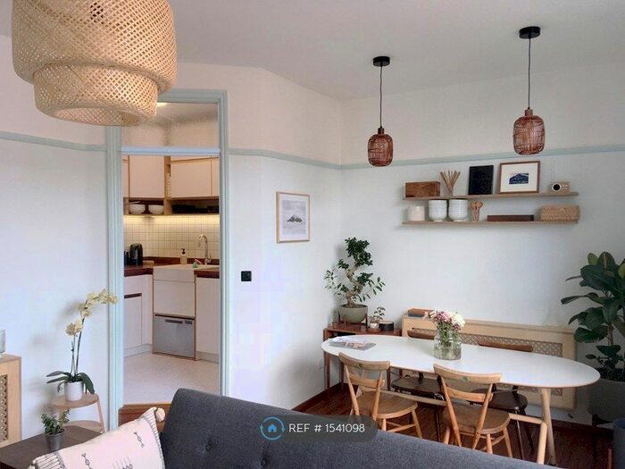 1 Bedroom Flat To Rent In Strand Building, London, E9