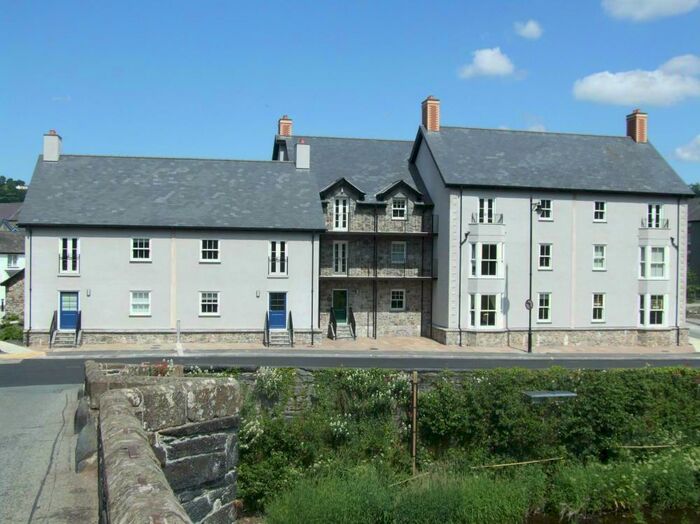 2 Bedroom Apartment For Sale In Bridge Street, Llanrwst, LL26