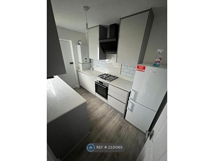 2 Bedroom Flat To Rent In Kenton Lane, Harrow, HA3