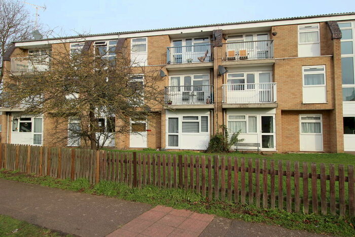 2 Bedroom Flat To Rent In George Lambton Avenue, Newmarket, Suffolk, CB8