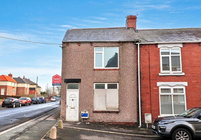 3 Bedroom End Of Terrace House For Sale In West Avenue, Murton, Seaham, County Durham, SR7