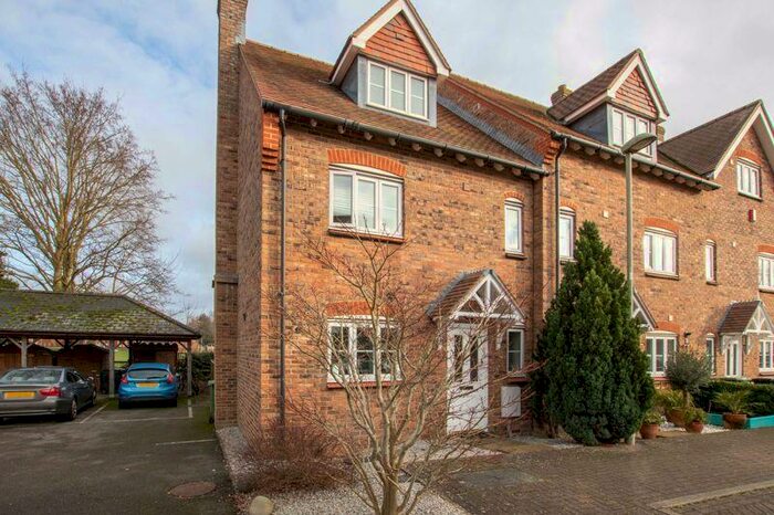 1 Bedroom Flat To Rent In Charlton Court, Wantage, OX12