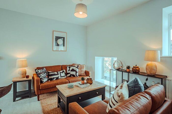 2 Bedroom Cottage For Sale In Railway Road, Ilkley, LS29