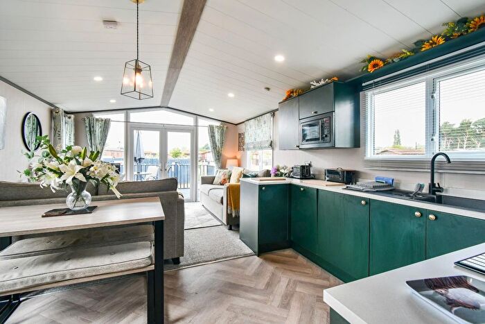 2 Bedroom Park Home For Sale In Hull Road, York, YO41