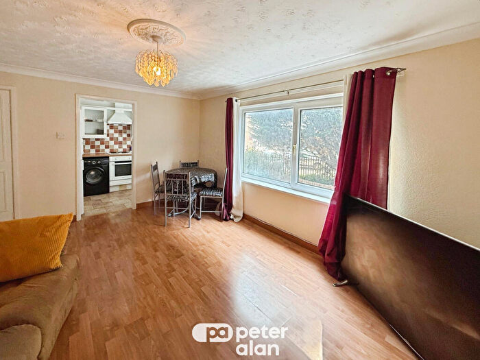 2 Bedroom Flat To Rent In Cranleigh Rise, Rumney, Cardiff, CF3