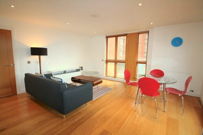 2 Bedroom Apartment To Rent In Watermans Place, Leeds, LS1