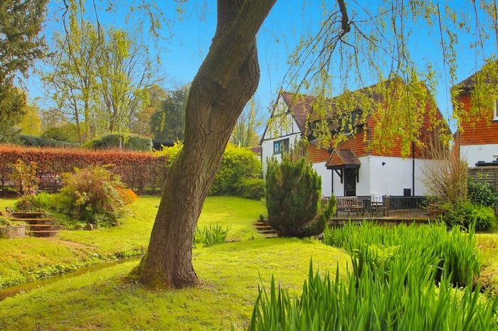 3 Bedroom Detached House For Sale In Guildford Road, Abinger Hammer, Dorking, RH5