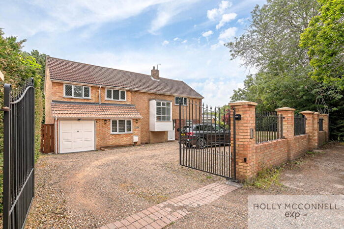 4 Bedroom Detached House For Sale In Elmside, St. Nicolas Lane, BR7