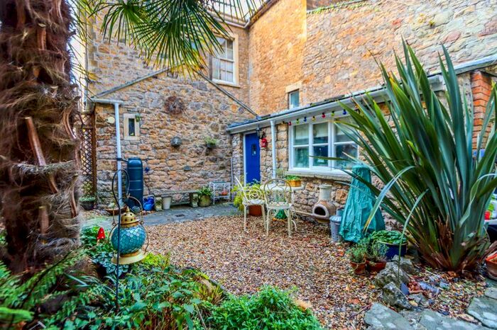 2 Bedroom End Of Terrace House To Rent In Hill Road, Clevedon, BS21