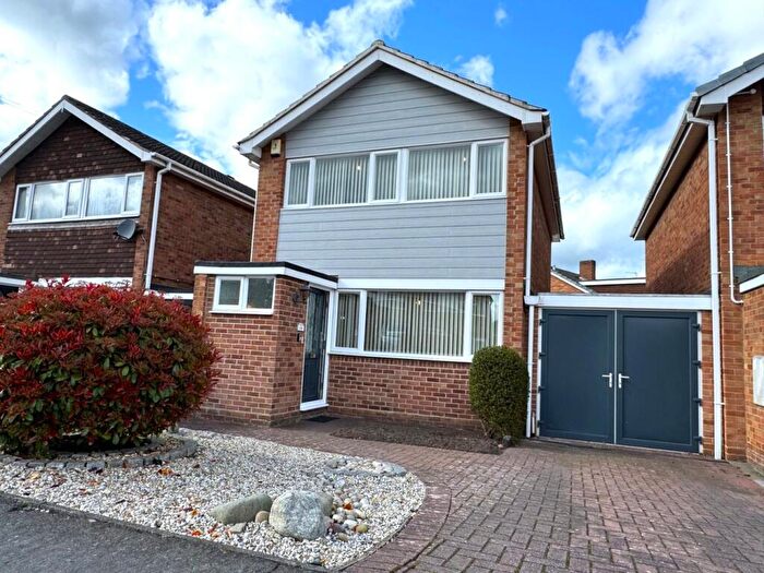 3 Bedroom Detached House For Sale In Harwood Avenue, Branston, Burton-on-Trent, DE14