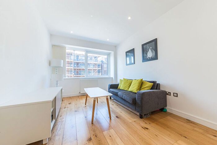 1 Bedroom Flat To Rent In Lampton Road, Hounslow, TW3