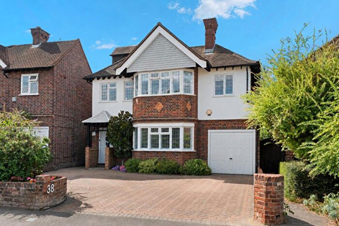 5 Bedroom Detached House For Sale In Avondale Avenue, Esher, KT10