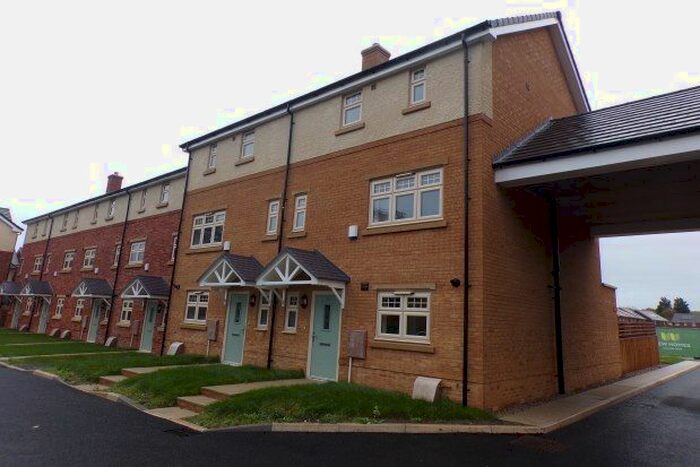 4 Bedroom Semi-Detached House To Rent In Whitehall Drive, Preston, PR3