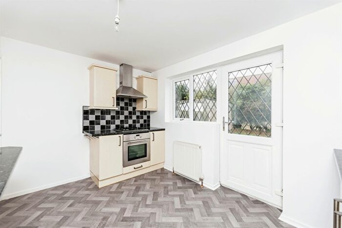 2 Bedroom Semi-Detached House For Sale In Sycamore Road, Barlby, Selby, YO8