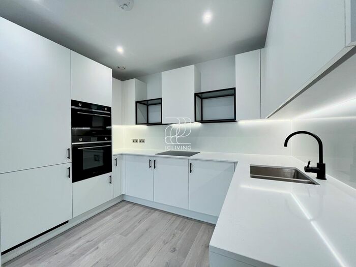 2 Bedroom Flat To Rent In Woodberry Down, London, N4