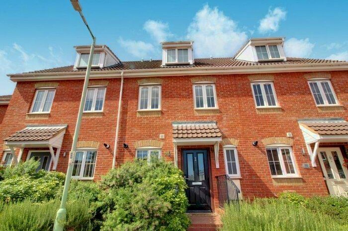3 Bedroom Town House To Rent In Chaucer Close, Stowmarket, Suffolk, IP14