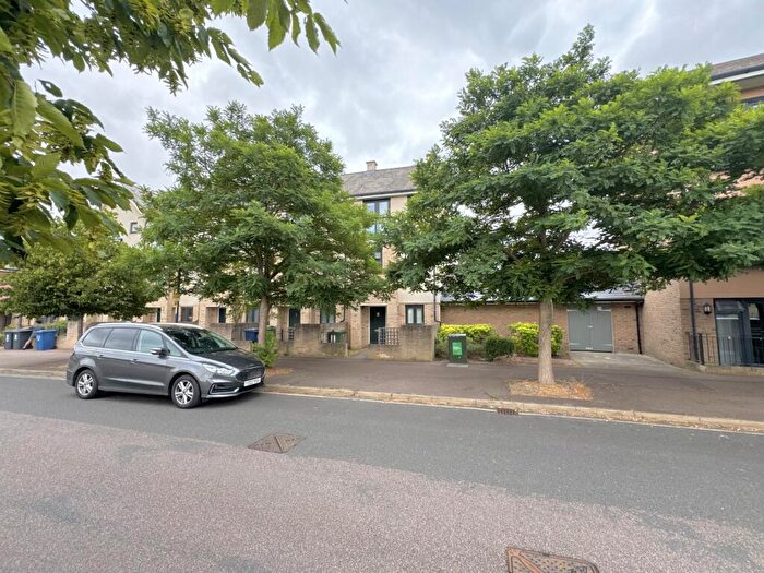 3 Bedroom House To Rent In Ring Fort Road, Cambridge, CB4