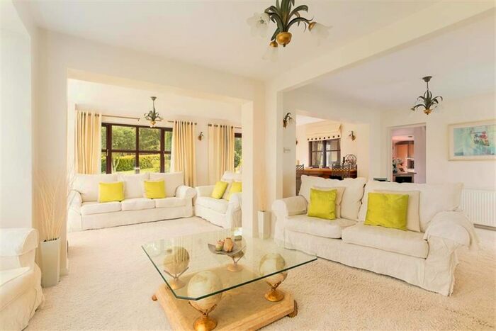 4 Bedroom Detached House For Sale In Woodlands Road, Adisham, Canterbury, Kent, CT3