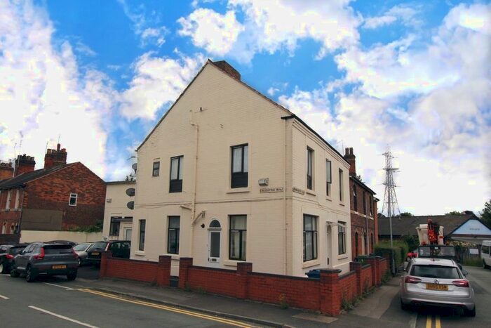 2 Bedroom Flat To Rent In Ingestre Road, Stafford, ST17