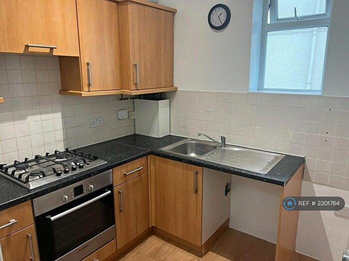 1 Bedroom Flat To Rent In Hawkwood Road, Bournemouth, BH5