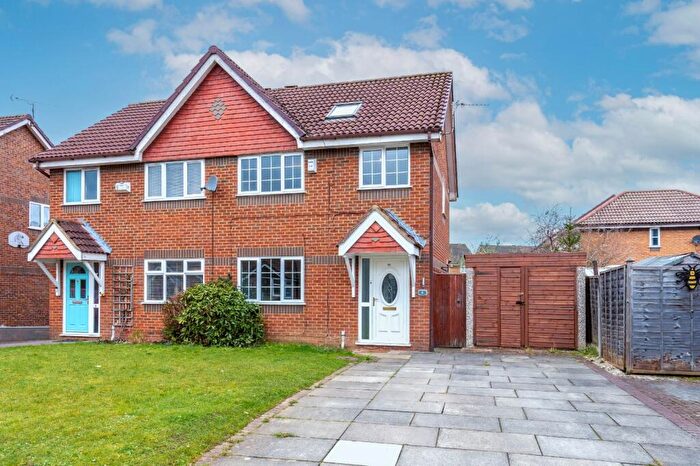 3 Bedroom Semi-Detached House For Sale In Occleston Close, Sale, Greater Manchester, M33