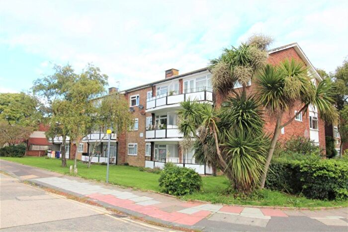 2 Bedroom Property To Rent In Durrington Gardens, The Causeway, Worthing, BN12