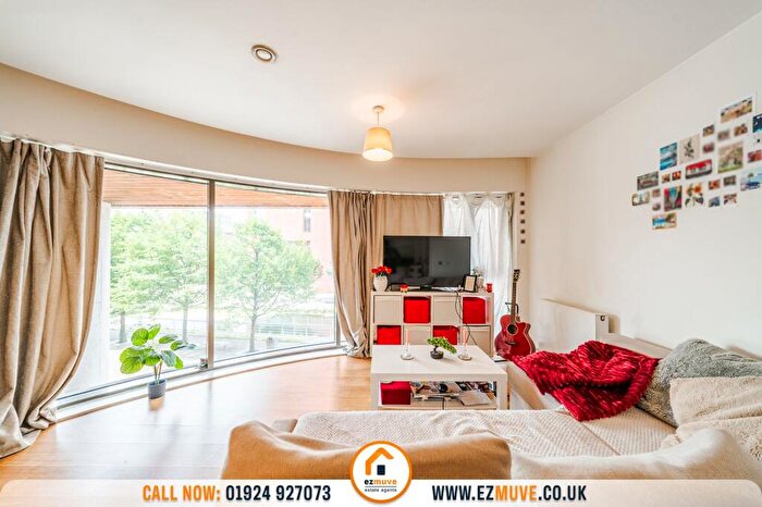 1 Bedroom Apartment For Sale In Wharf Approach, Watermans Place, LS1