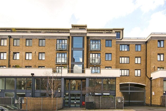 2 Bedroom Flat To Rent In Fairfield Road, Bow, London, E3