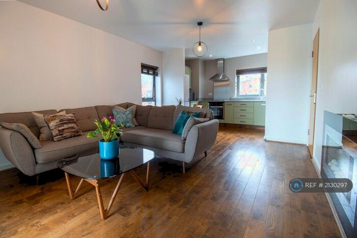 2 Bedroom Flat To Rent In Bouverie Court, Leeds, LS9