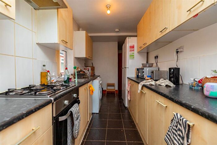 6 Bedroom House To Rent In Luton Road, Birmingham, B29