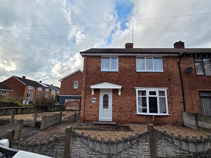 3 Bedroom Semi Detached House For Sale In Laxton Drive, Meden Vale, Mansfield, NG20
