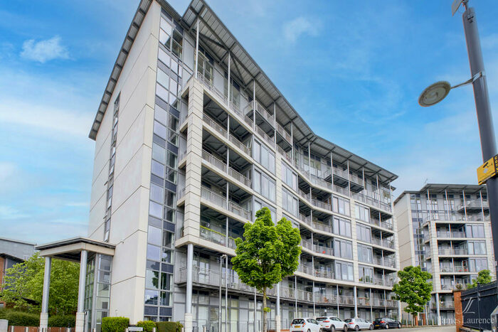 1 Bedroom Apartment To Rent In Longleat Avenue, Park Central, Birmingham City Centre, B15