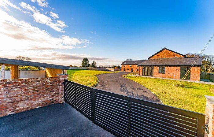 2 Bedroom Flat To Rent In Tabley Court, Moss Lane, WA16