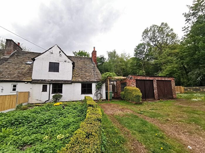 3 Bedroom Semi-Detached House To Rent In Woodside, Methley, Leeds, West Yorkshire, LS26