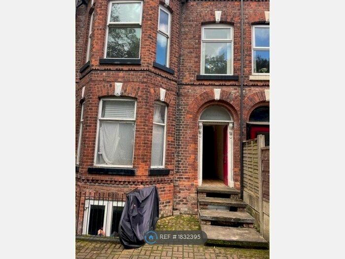 2 Bedroom Flat To Rent In Windsor Road, Newton Heath, Manchester, M40
