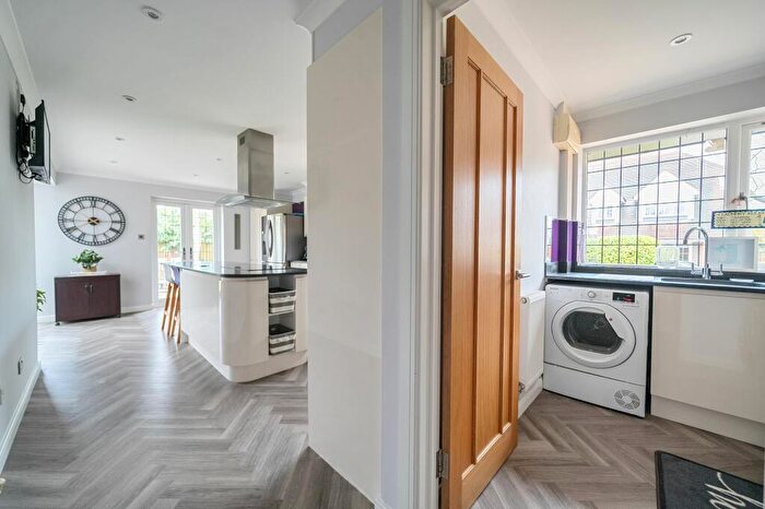 5 Bedroom Detached House For Sale In Easthampstead Road, Wokingham, RG40