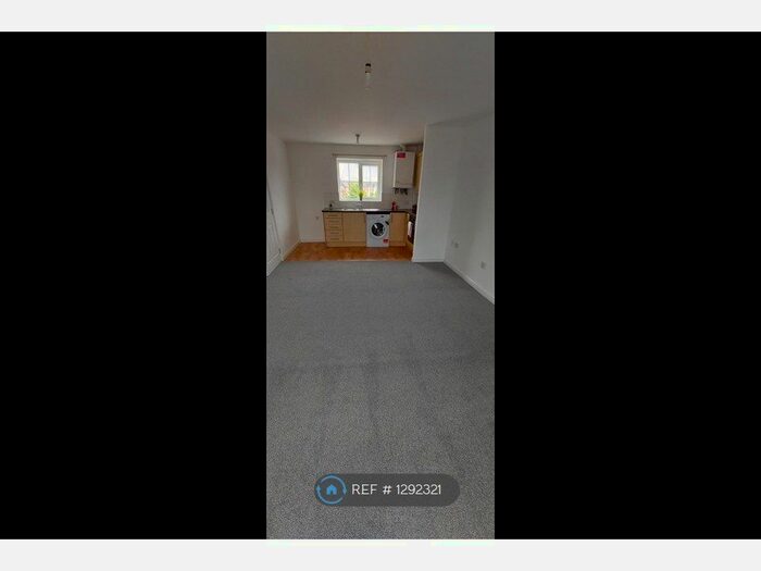 2 Bedroom Flat To Rent In Walker Road, Walsall WS3