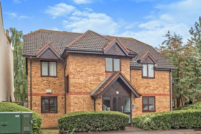 1 Bedroom Flat To Rent In Redwood Grove, Bedford, MK42