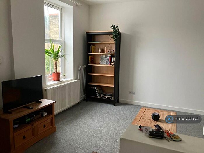 1 Bedroom Flat To Rent In Chatham, Chatham, ME4
