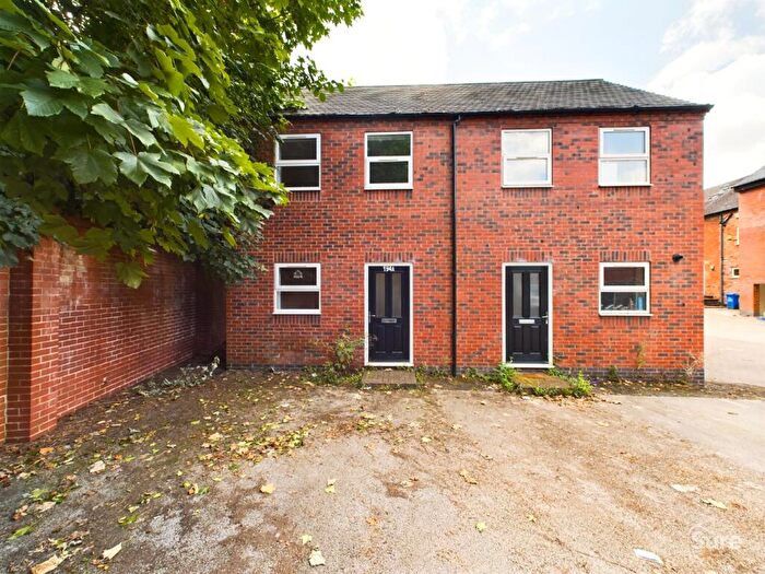 2 Bedroom Semi-Detached House To Rent In Bearwood Hill Road, Burton-On-Trent, DE15