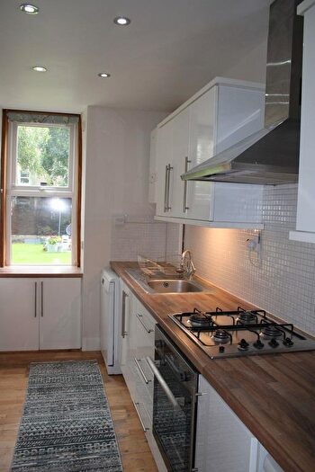2 Bedroom Flat To Rent In Baldovan Terrace, Dundee, DD4