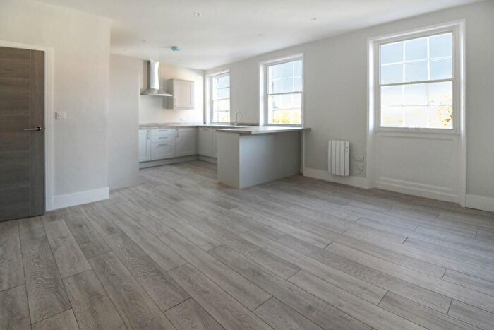 1 Bedroom Flat To Rent In The Crescent, Selby, North Yorkshire, YO8