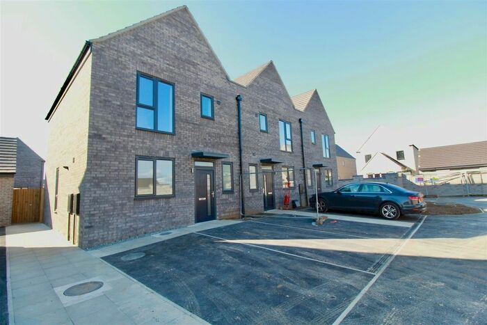 3 Bedroom Property To Rent In Heritage Road, Kingswood, Hull, HU7