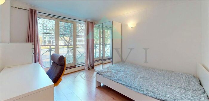 3 Bedroom Flat To Rent In Lizmans House, Euston Road, London, NW1