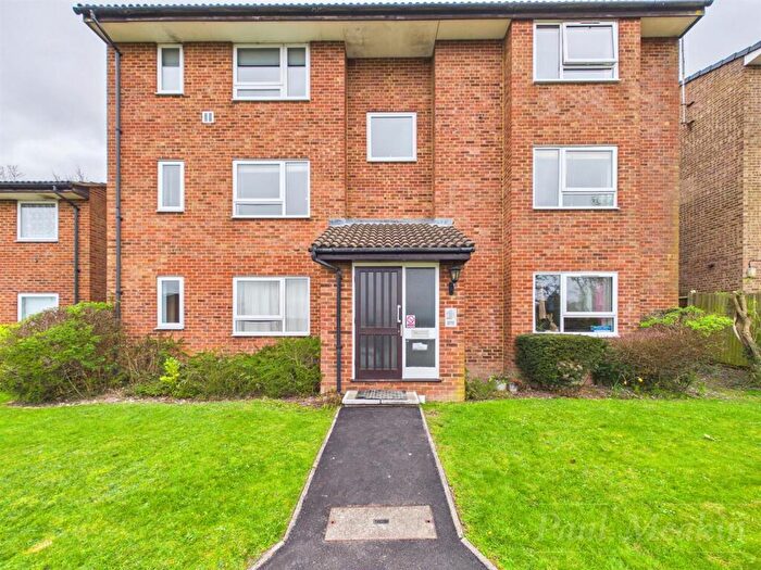 1 Bedroom Flat For Sale In Montana Close, South Croydon, CR2